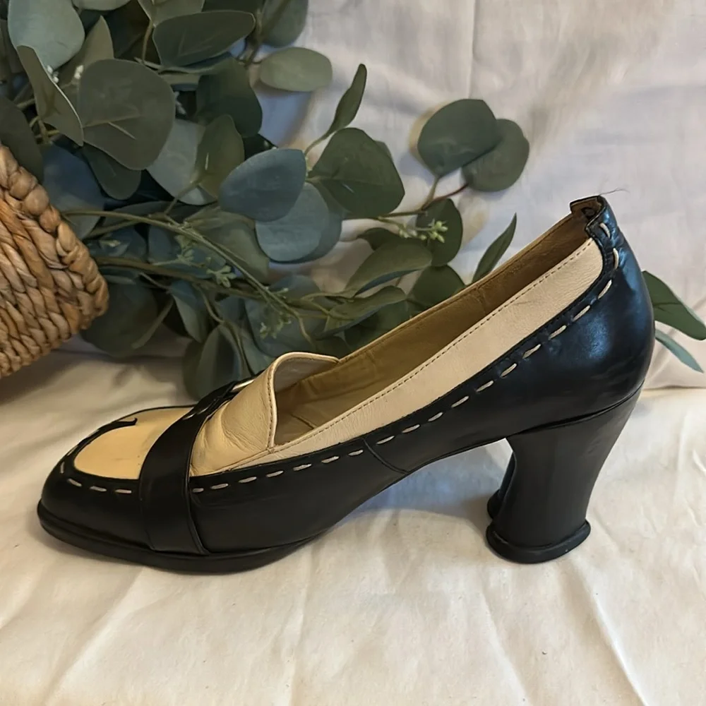 John Fluevog | Women's | Black/Cream | stitching | 9 | Mary Jane | heel| loafers - Picture 5 of 16